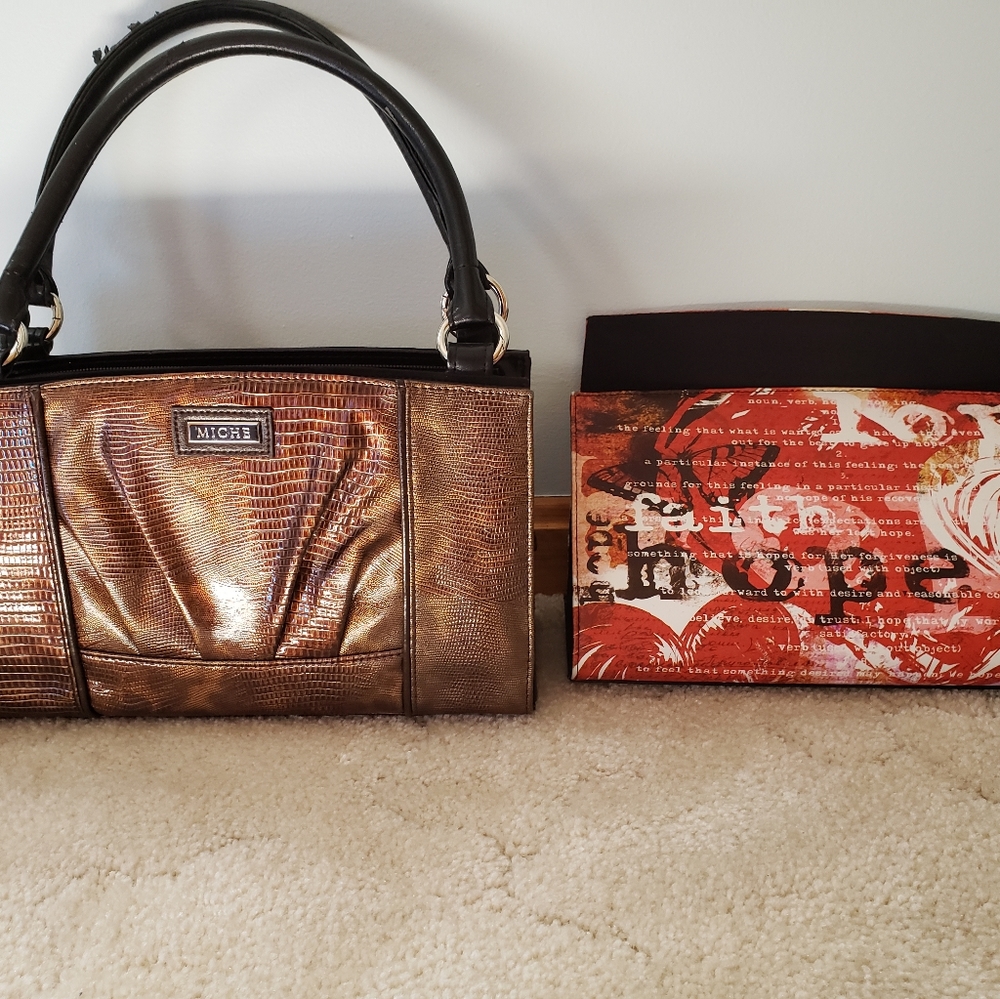 Miche changeable purse.